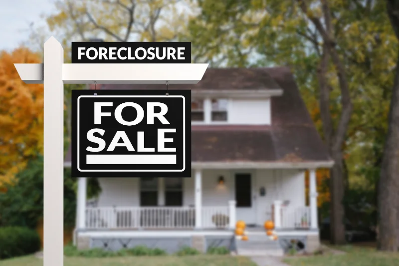 5 Things to Consider Before Buying a Foreclosed Home